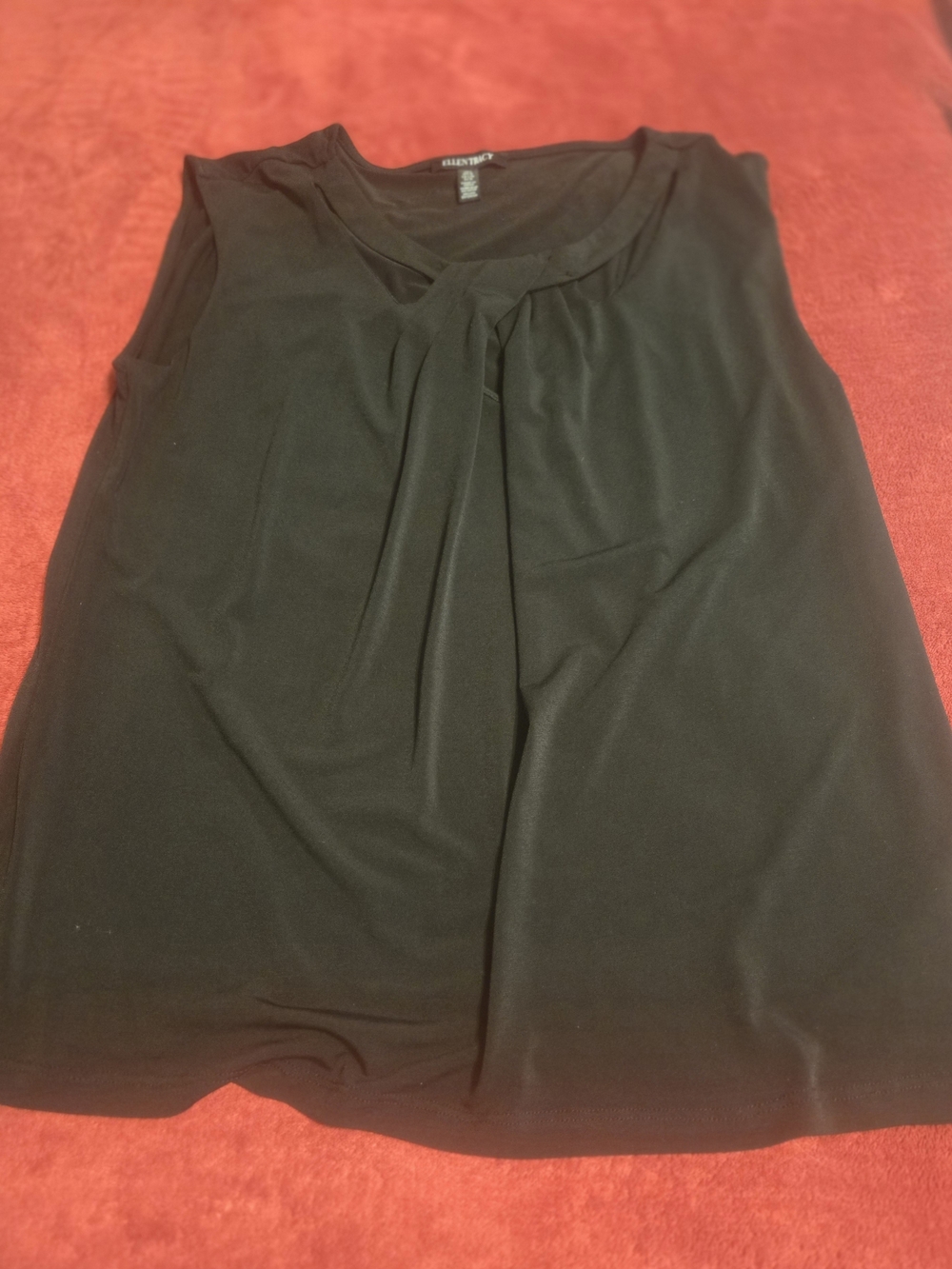 Ellen Tracy Black Sleeveless Pleated V-Neck Top